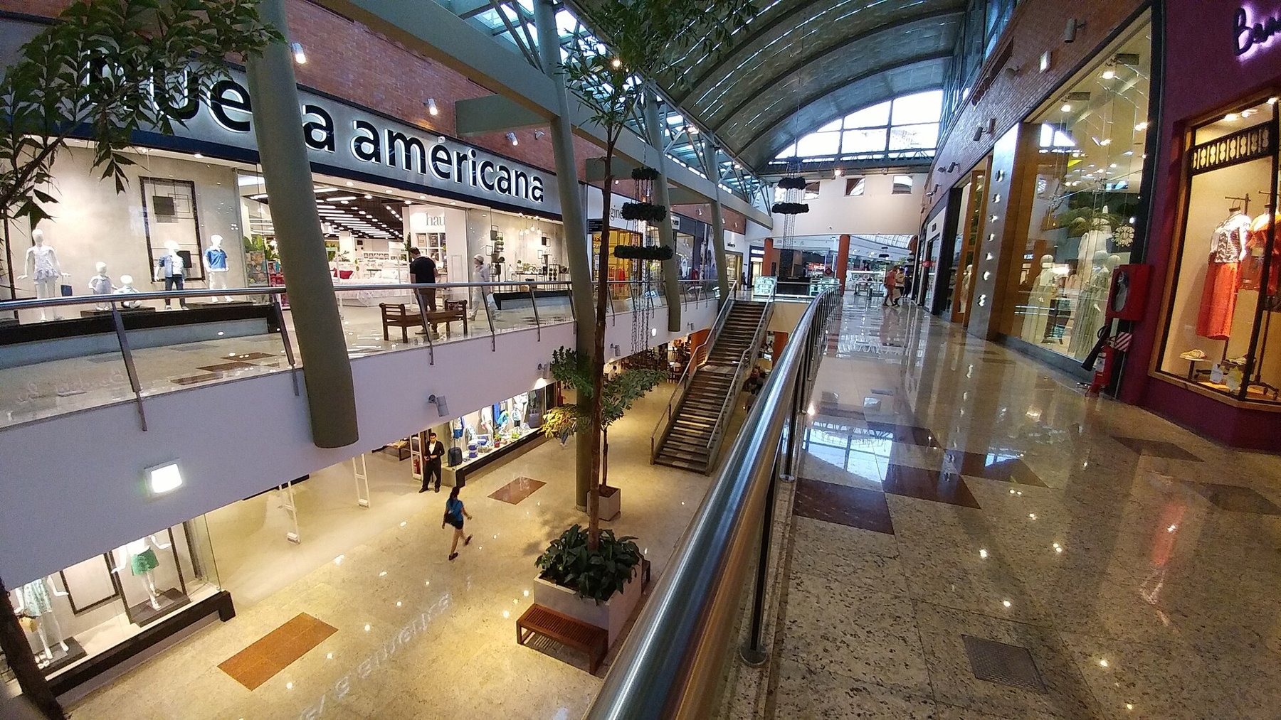 Interior de Shopping del Sol